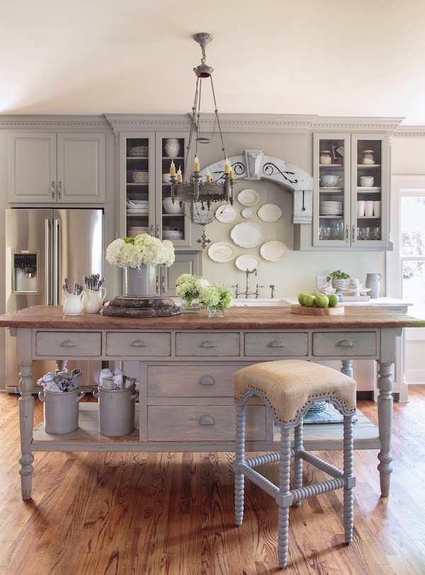 Cozy French Country Kitchen Designs For The Ones That Love Traditional