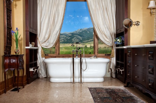 Bathrom with a View-mountain