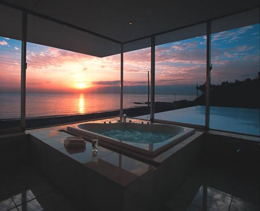 Bathrom with a View-ocean