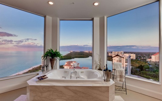 Bathrom with a View-ocean