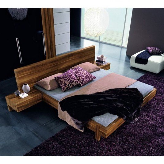 Platform bed-pink bedding