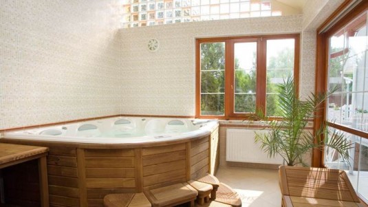 bathtub-wooden