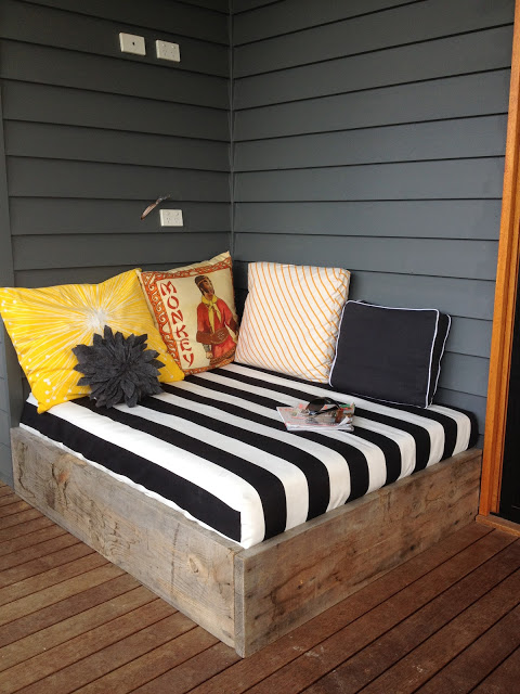 outdoor bed-stripes