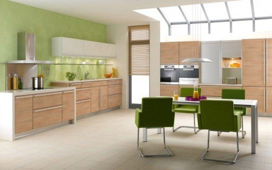 Stylish-colorful-kitchen-backsplash-feat-wooden-wall-cabinets-1024x640