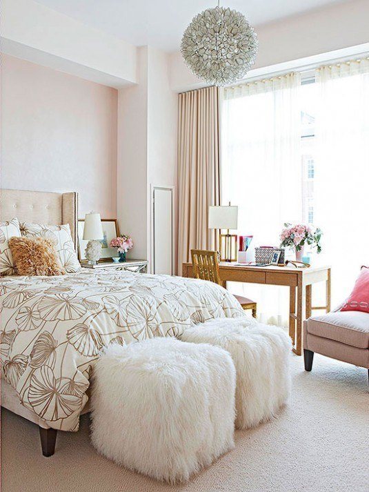 bedroom-fluffy chairs