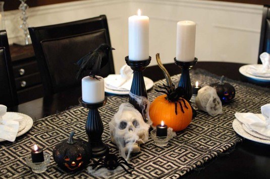 Halloween-dining-room-table