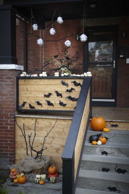 halloween stair decor 1