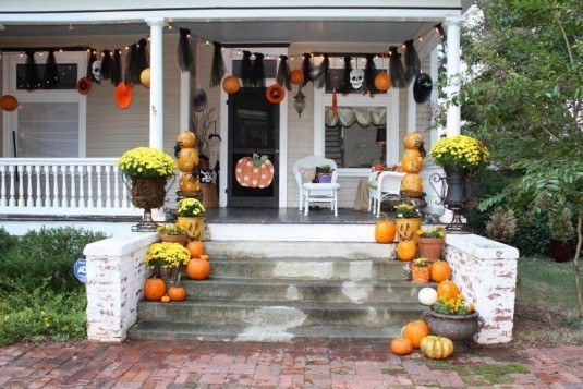 halloween stair decor 6