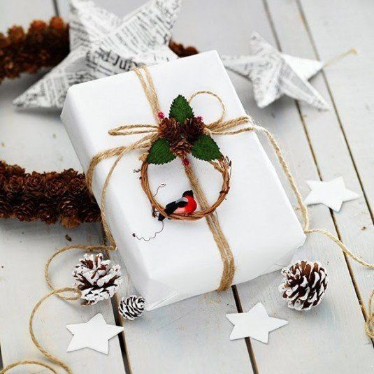 Christmas-Gift-wrap-Ideas-from-Panuro-Hobby-pinecones