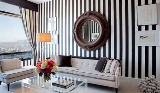 Contemproary-Black-and-White-Striped-Walls-Design