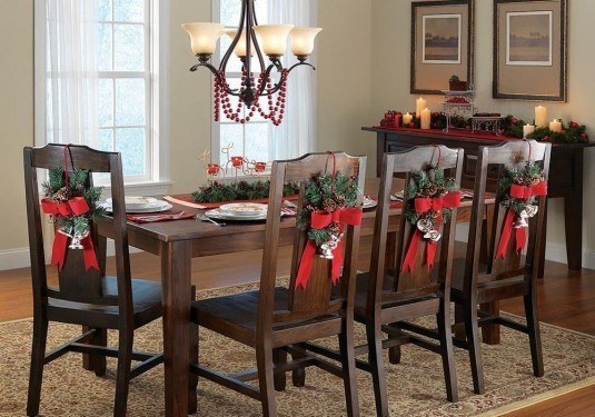 CHRISTMAS-CHAIRS-DECORATIONS