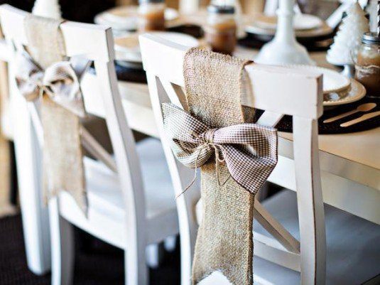 CI-Jessica-Downey-Photography_Christmas-dining-room-rustic-chair_s4x3_lg