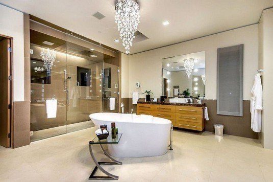 Cascading-Chandelier-Above-the-Bathtub-Steals-the-Show-for-Beautiful-and-Unique-Chandelier-for-Amazing-Bathroom-Design