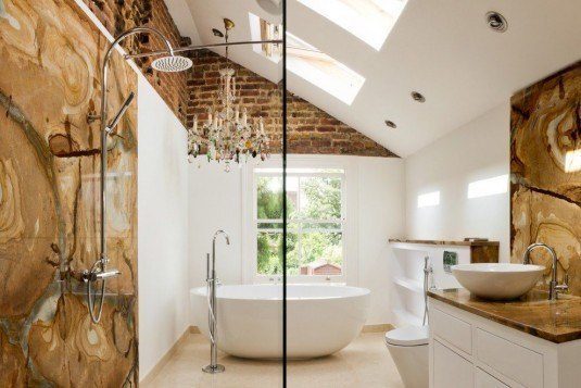 Creative-blend-of-textures-in-the-modern-bath