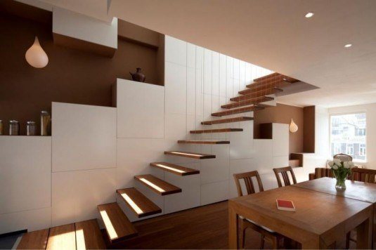 Elegant-Interior-Design-with-Wooden-Floating-Stairs