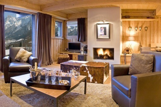 Fireplace-at-the-heart-of-the-living-room