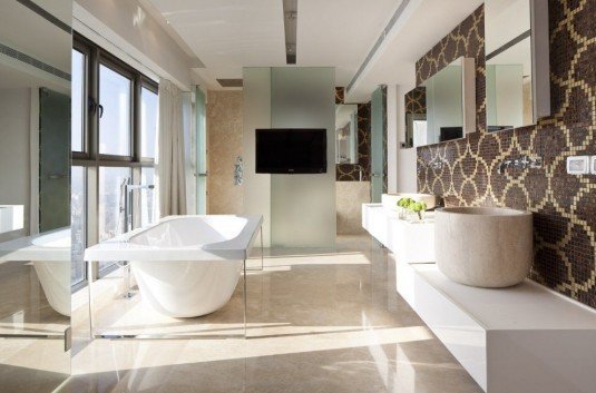 Mosaic-tile-bathroom-suite