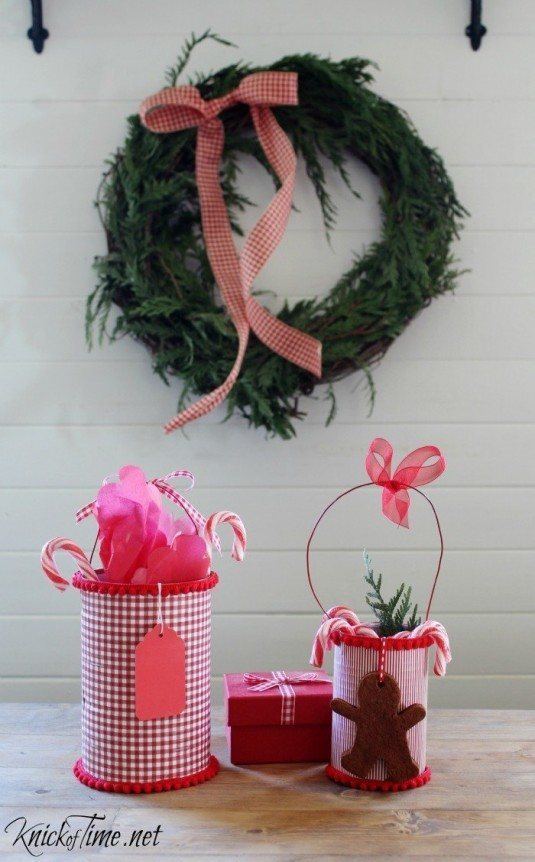 gingham-Christmas-wreath-and-repurposed-tin-can-gift-holders