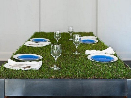 DIY-Grass-Table