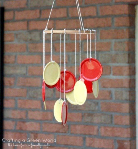summer-crafts-diy-canning-lid-wind-chime-600x899