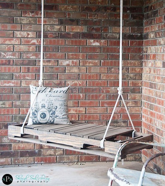 DIY-Pallet-Swing-1