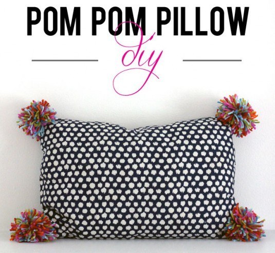 Pom-Pom-Pillow