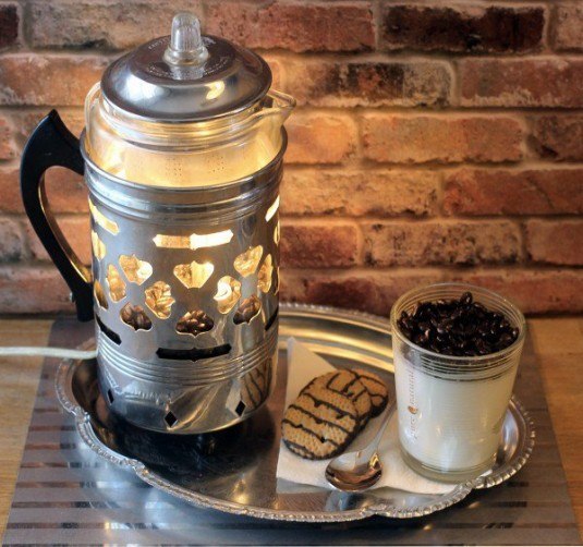 recyclart.org-vintage-lamp-from-a-repurposed-1940s-forman-percolator-coffee-pot-4-600x563