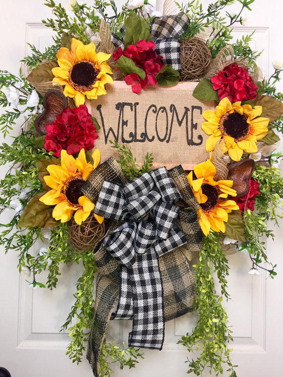 25 Stupendous Front Door Decorations That Will Warm Your Heart