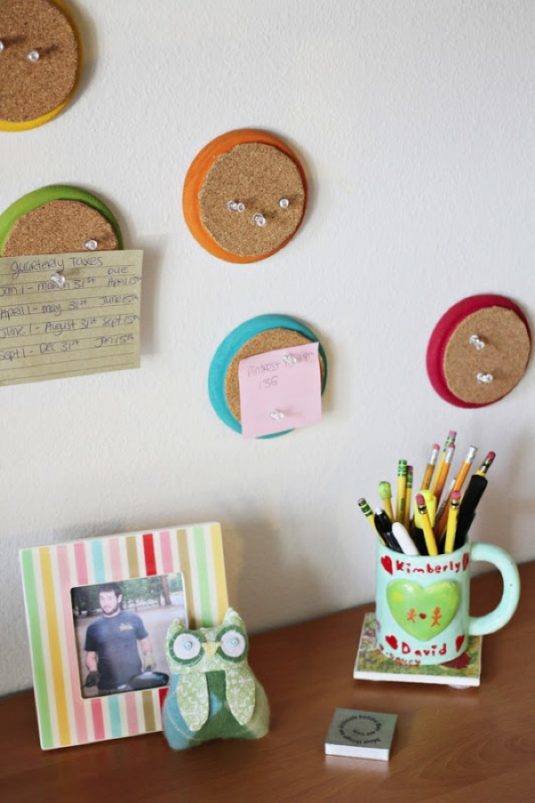 recycled-cork-board-dorm-room-decor-diy