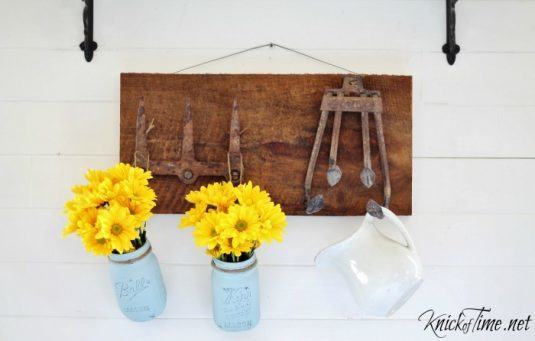 repurposed-garden-tools-wall-hooks