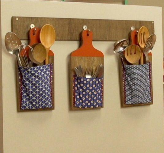 diy-kitchen-storage-ideas-cutlery-cutting-board-spoons