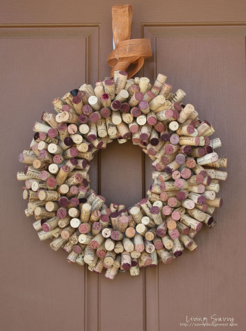 54ff37d1ca182-ghk-wine-cork-crafts-wreath-s2