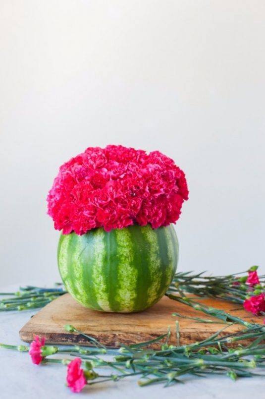 DIY-Watermelon-Centerpiece