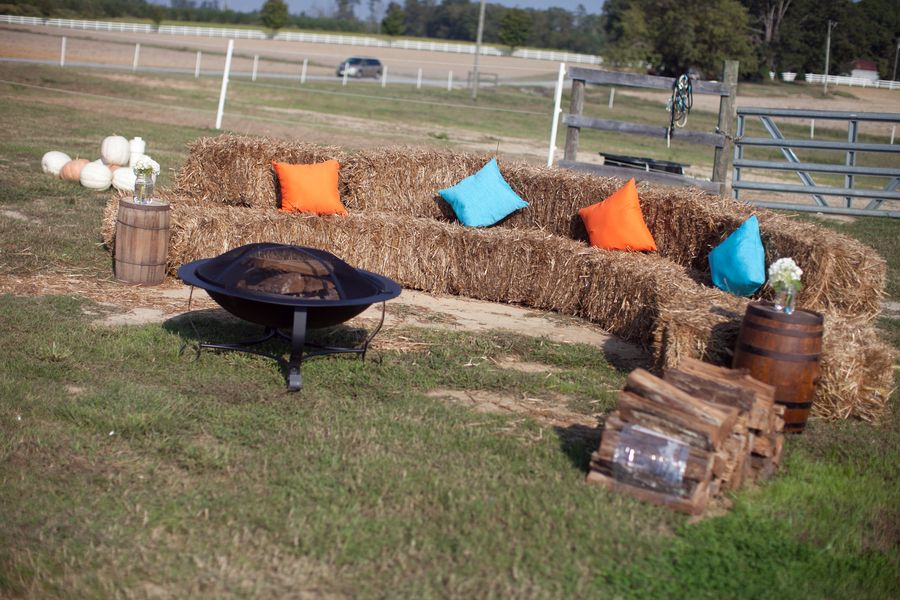 Cool DIY Straw Bale Decor Ideas That Will Make You Say Wow