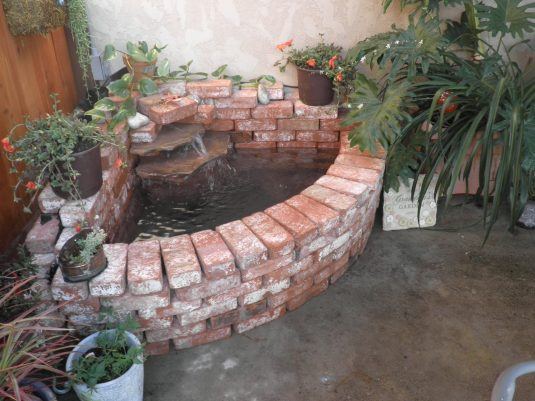 10 Brilliant Ideas to Decorate Your Yard With Bricks