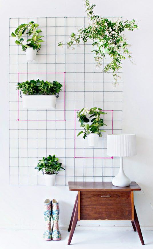 space-saving-diy-planter-wall-for-decor-1-750x1220