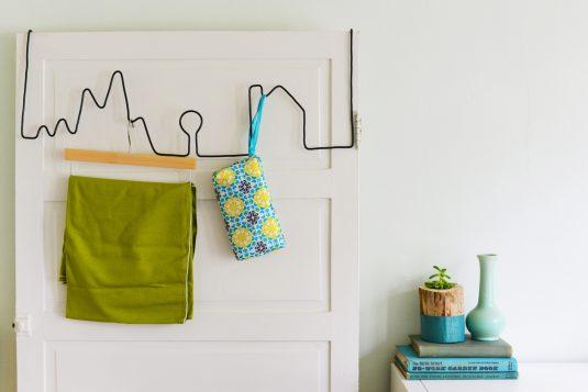 wire-hanger-2015-DIY-Cheap-and-Easy-Home-Decoration-Ideas