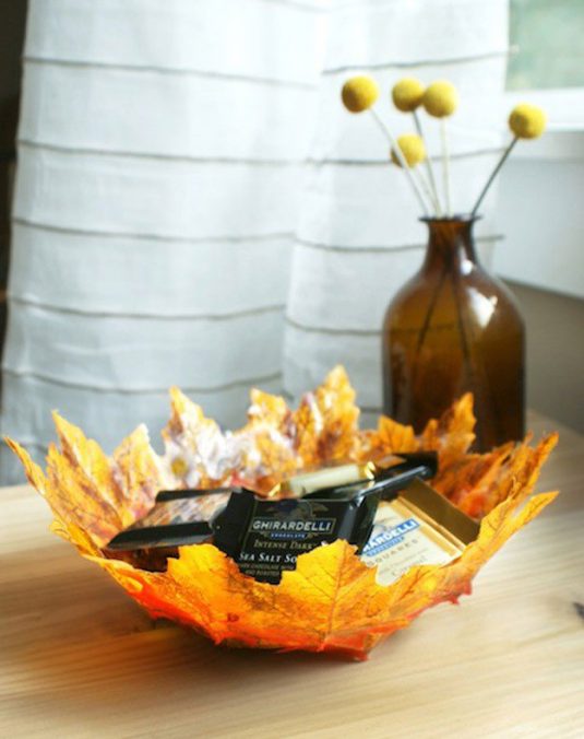 diy-crafts-for-fall-diy-autumn-leaf-bowls