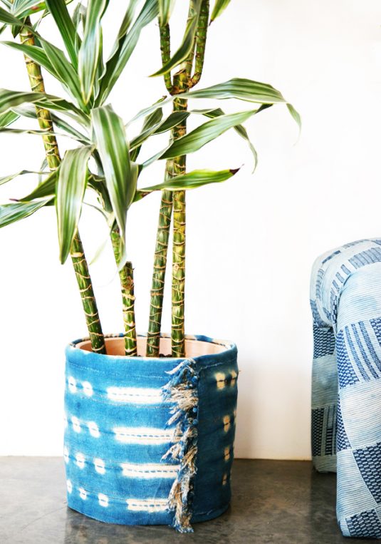 jungalow-indigo-fabric-diy-planter-wrap-1