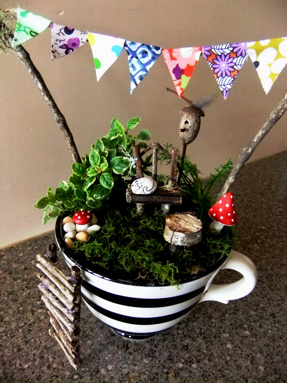 tiny-teacup-garden-ideas-that-you-can-make-right-now