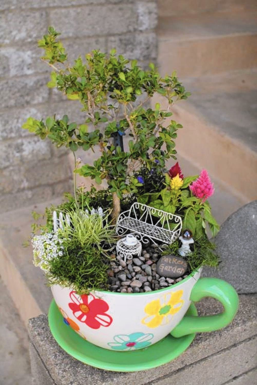 tiny-teacup-garden-ideas-that-you-can-make-right-now