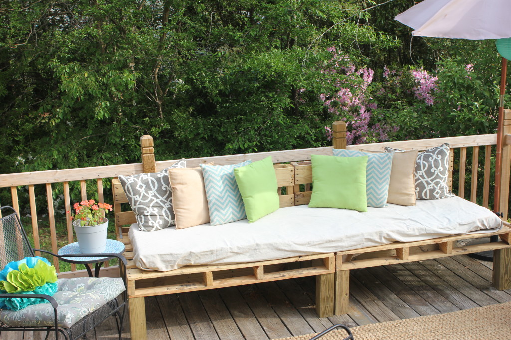 Creative And Budget-Friendly DIY Garden Seating To Enjoy The Summer