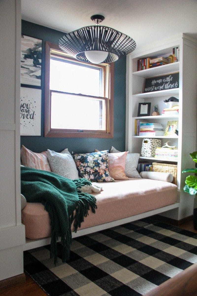 Small Bedroom Tips That Will Save You Some Precious Space