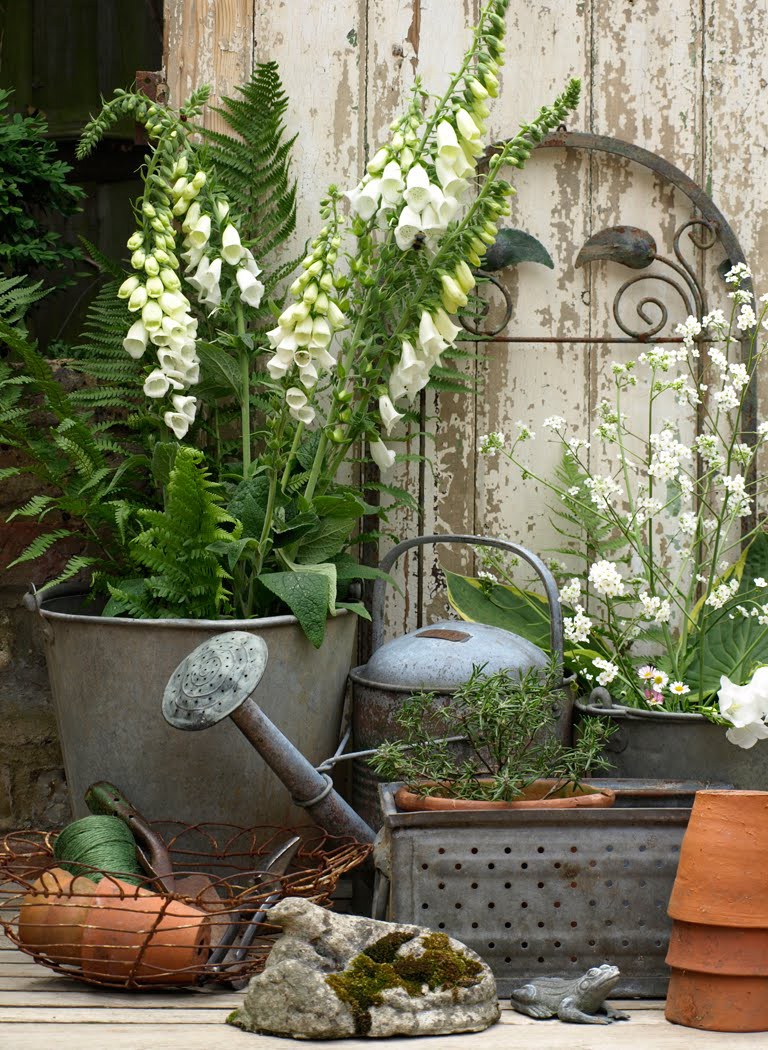 vintage garden decor that you can easily make by yourself