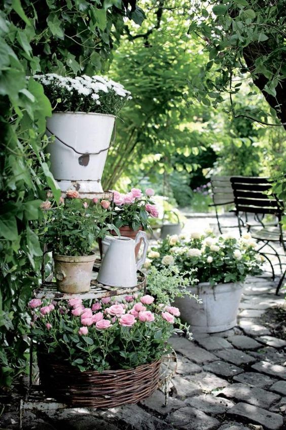 Vintage Garden Decor That You Can Easily Make By Yourself