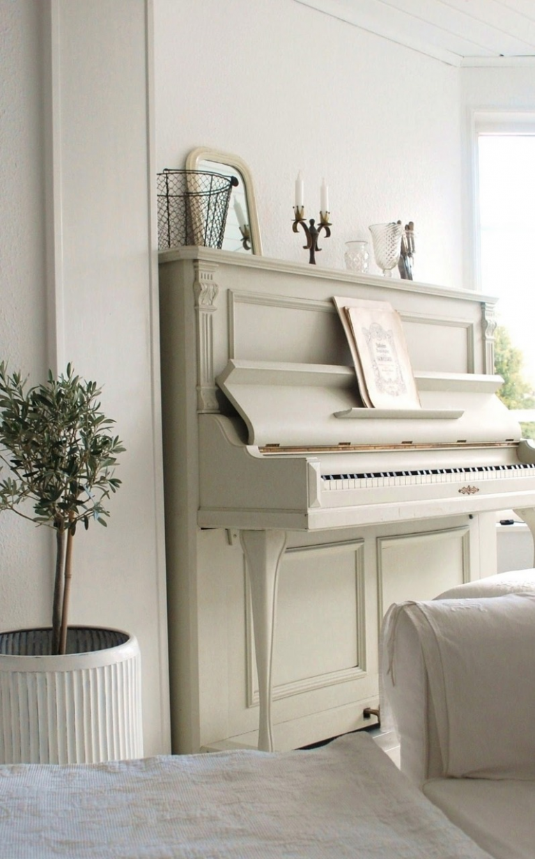 Professionals' Secrets: Piano Decor Ideas To Make Yours Pop