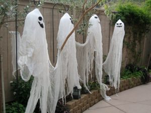 How To Make A DIY Halloween Ghost For Cheap?