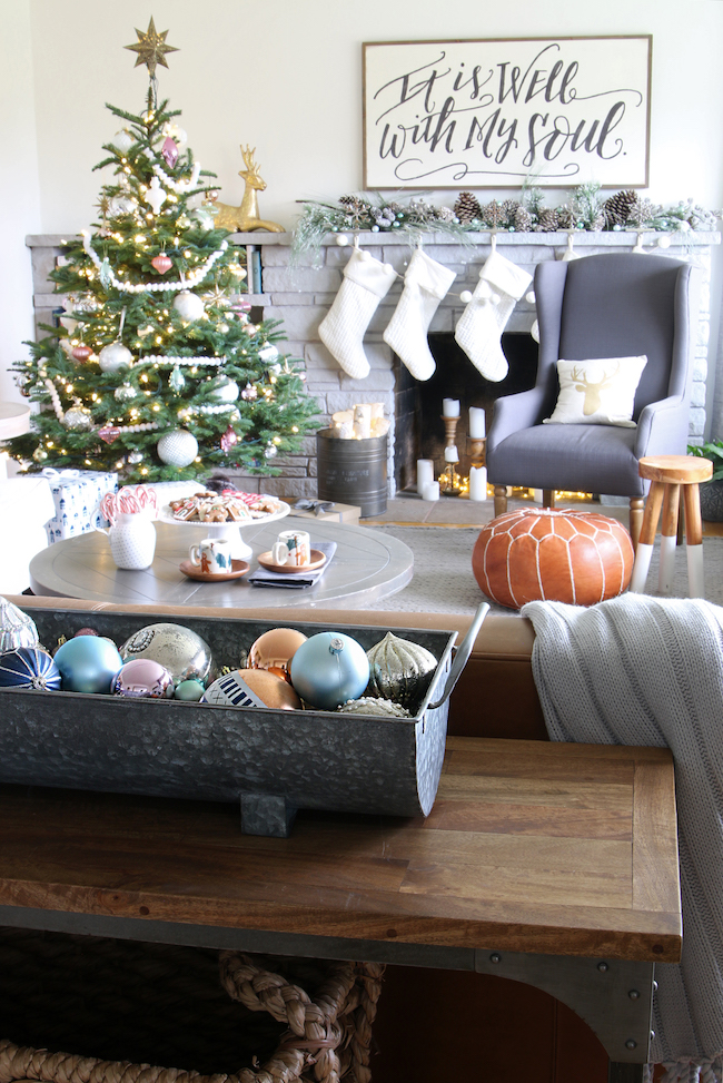 Living Room Christmas Decor Ideas And Tips For Bringing The Festive Atmosphere