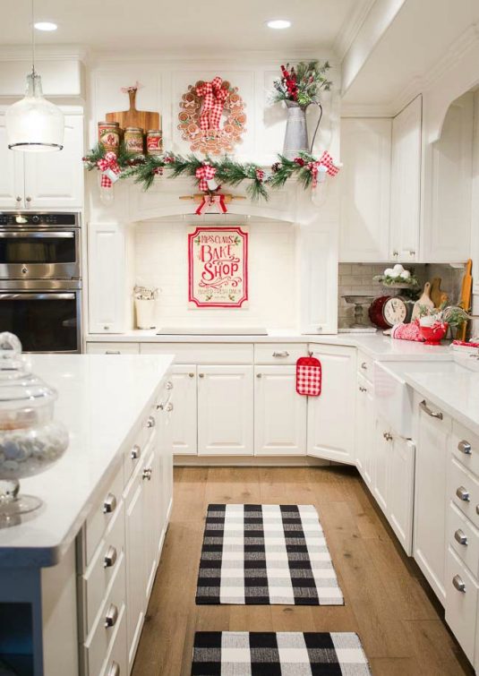 Wonderful Christmas Kitchen Decor Ideas To Make It Cozier