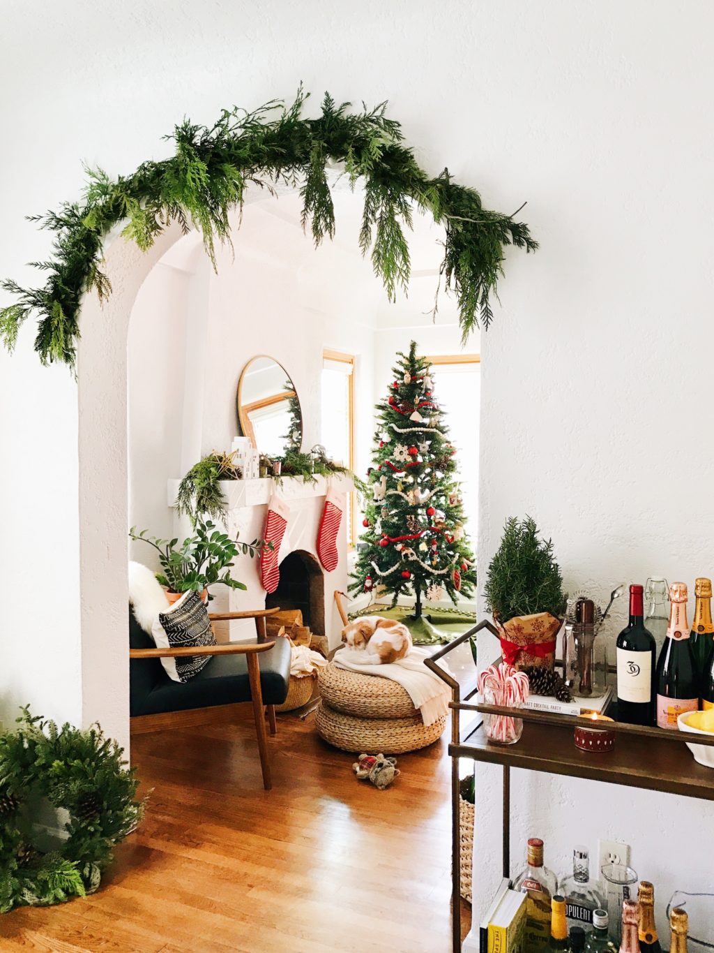 6 Stunning Ways To Do Garland Decor For The Holidays